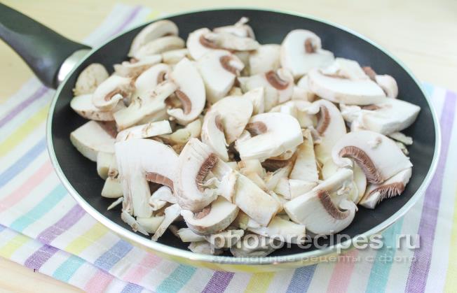 Салат с крабовыми палочками и грибами рецепт с фото