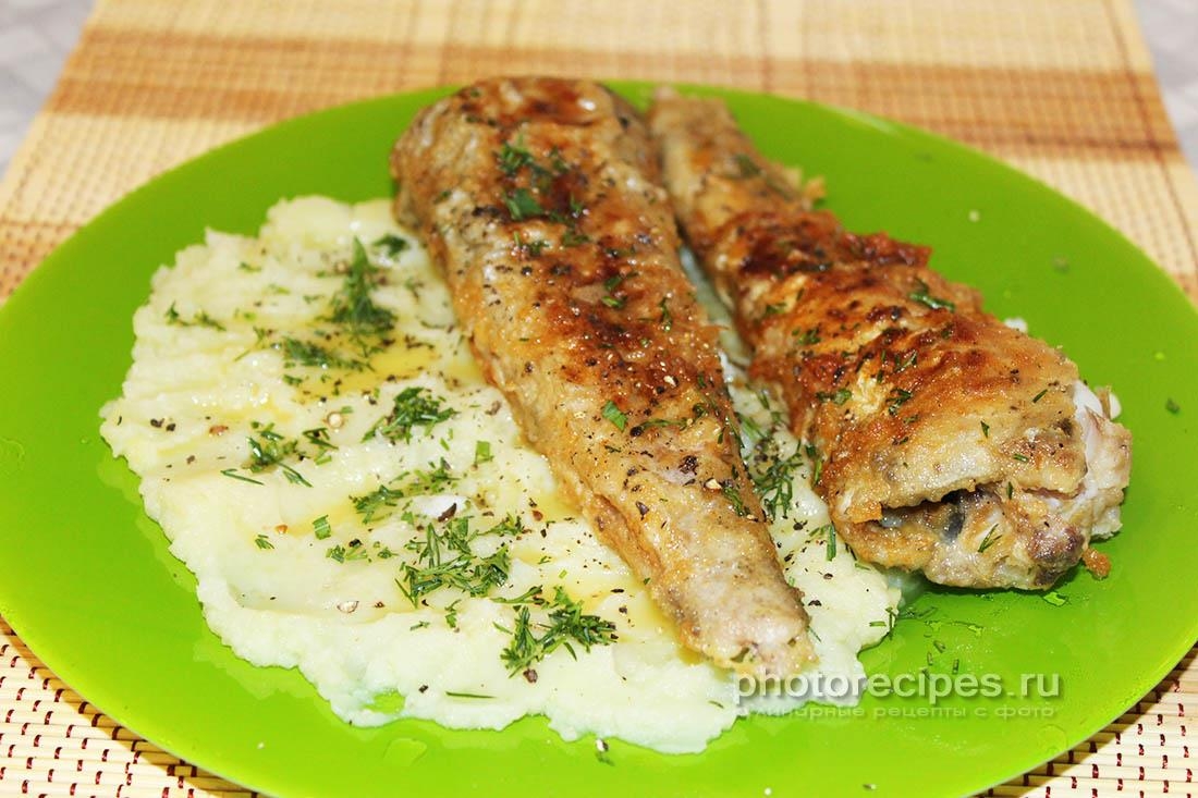 Минтай жареный на сковороде